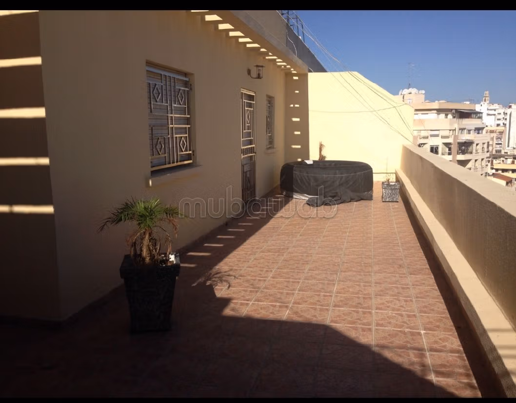 Bonito piso en venta en Castilla. Superficie 151 m². Mobiliario.