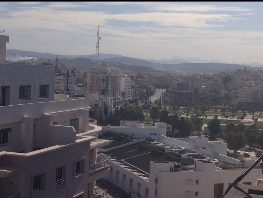 Bonito piso en venta en Castilla. Superficie 151 m². Mobiliario.