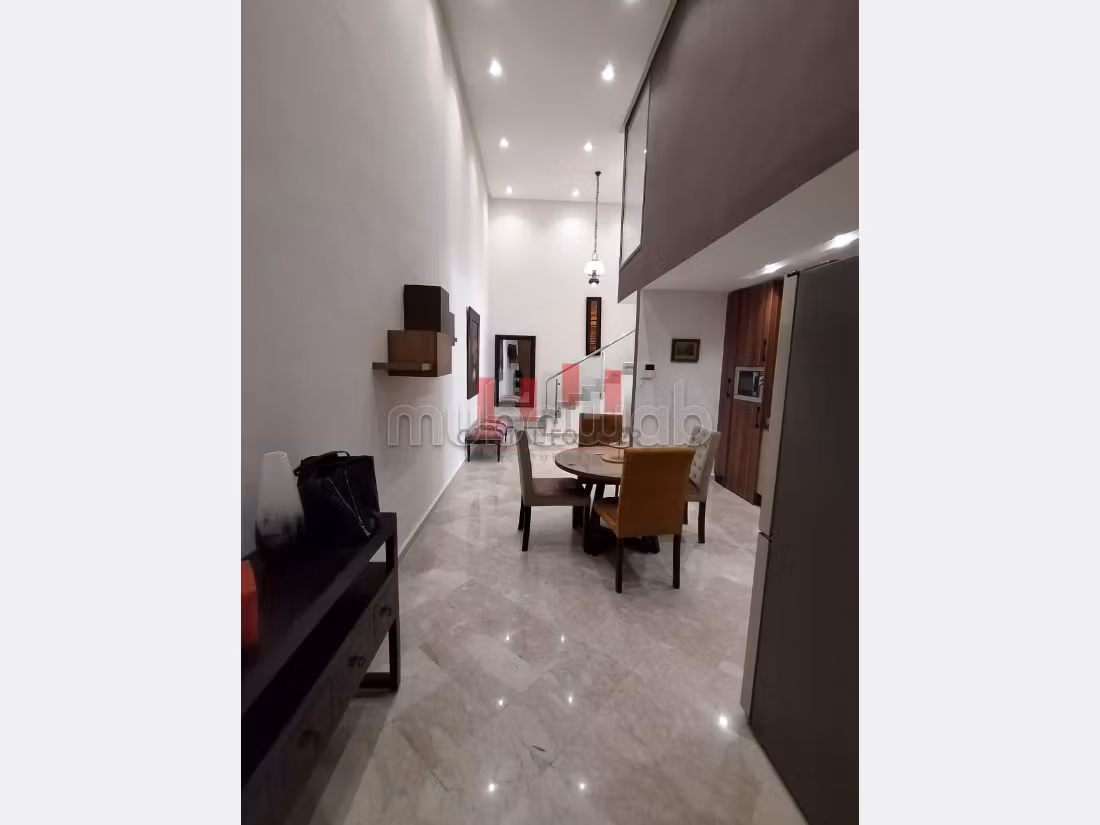 Duplex neuf. Belle hauteur terrasse