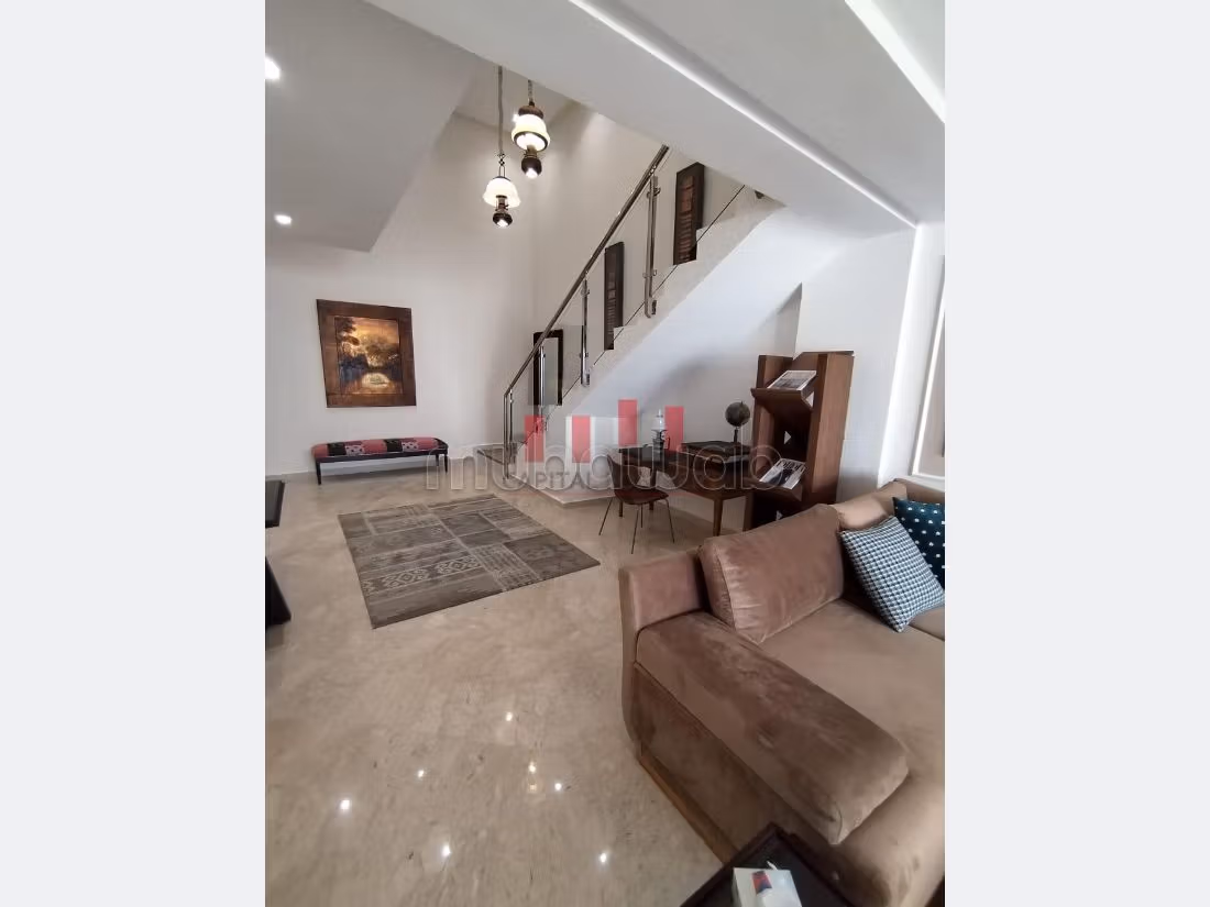 Duplex neuf. Belle hauteur terrasse