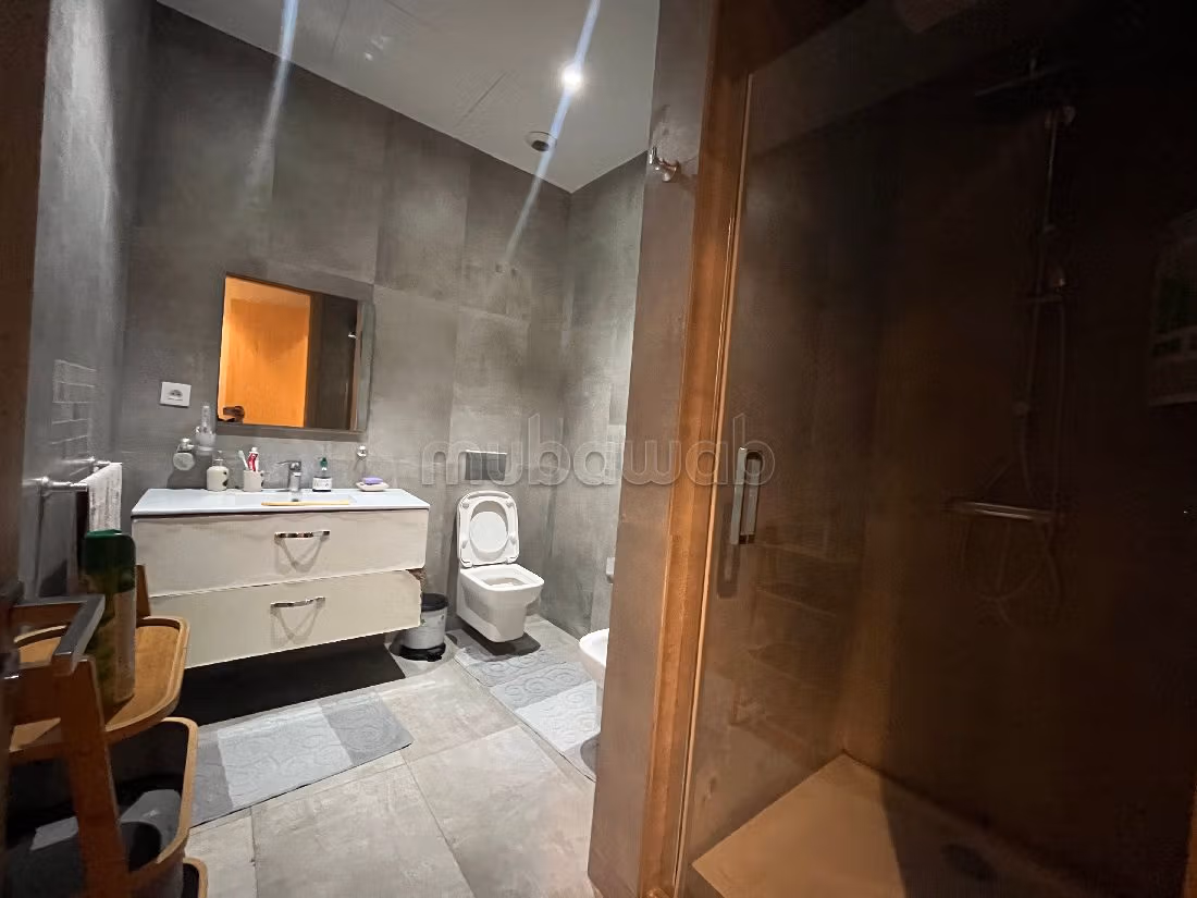 Splendido appartamento in vendita. 4 ampi locali. Giardino, terrazzo. 