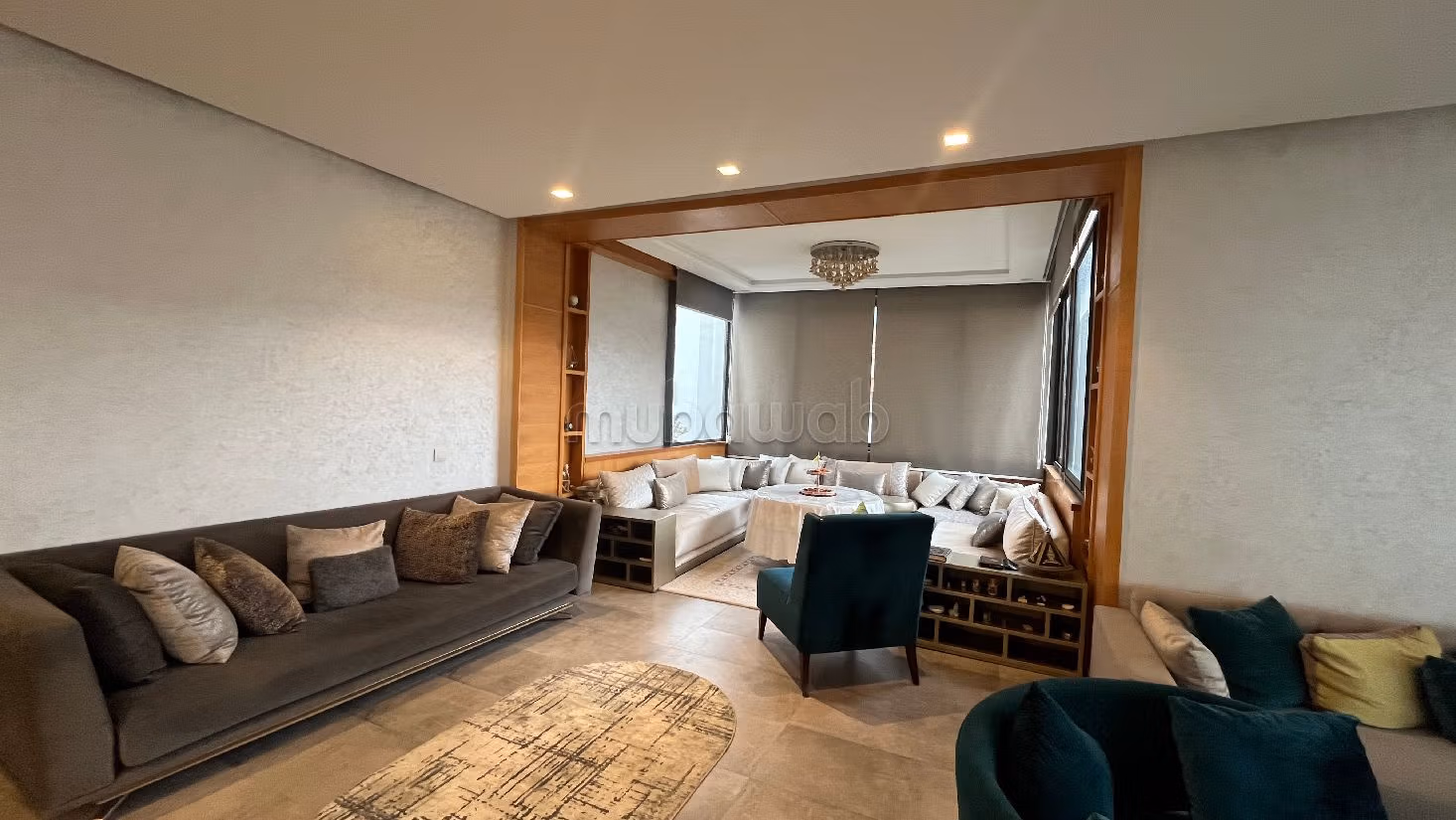 Splendido appartamento in vendita. 4 ampi locali. Giardino, terrazzo. 