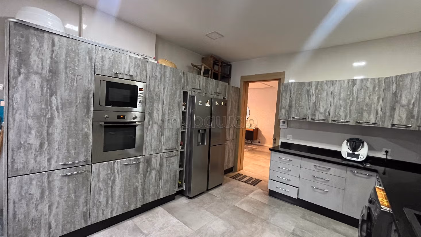 Splendido appartamento in vendita. 4 ampi locali. Giardino, terrazzo. 