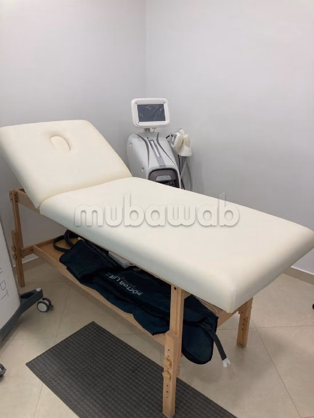 Offices for rent in Maârif. Surface area 97 m². 