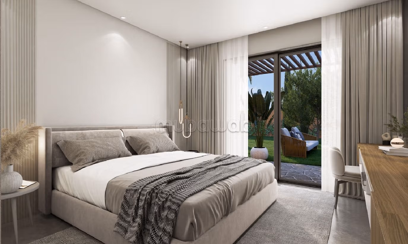 منزل فخم للبيع بتسلطانت. 7 قطع رائعة. شرفة جميلة وحديقة. 