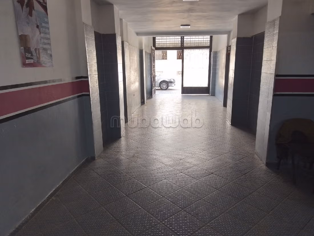Offices & shops for sale in Aïn Sebaâ. Large area 435 m². General air conditioning. 