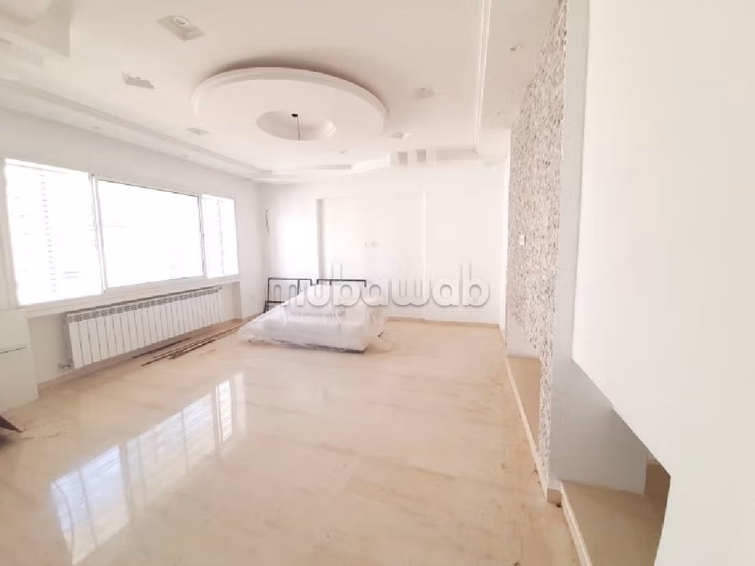 Luxury villa for sale in Hammamet. 4 lovely rooms. Green area, Balcony. 