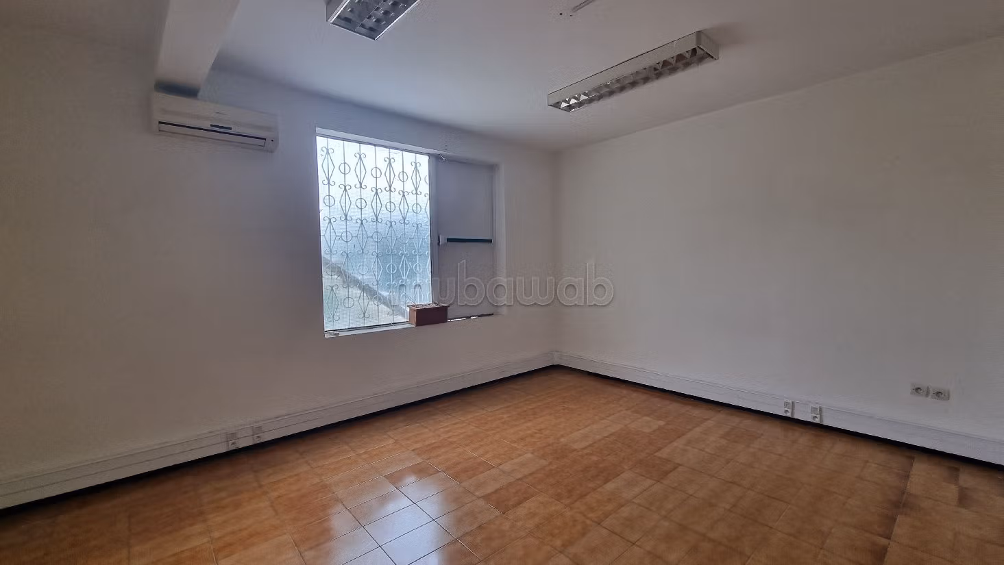 Nu huren: kantoorruimte in Agdal. Totale oppervlakte 1000 m². Terras. 