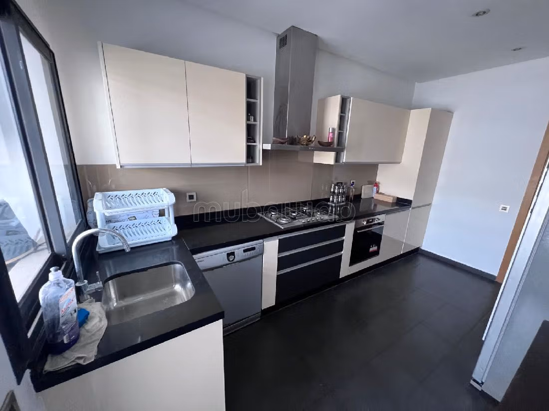 شقة رائعة للايجار بفيرم بروطون حي الراحة. 3 غرف جميلة. مفروشة. 