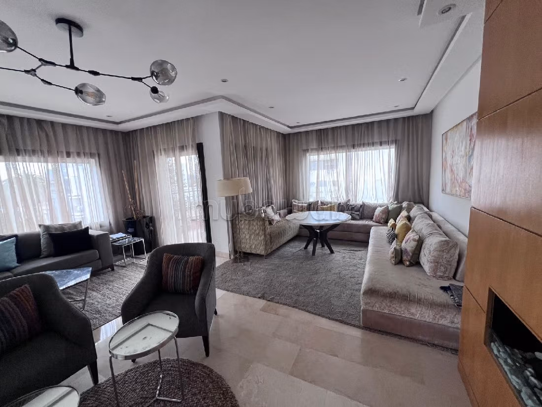 شقة رائعة للايجار بفيرم بروطون حي الراحة. 3 غرف جميلة. مفروشة. 