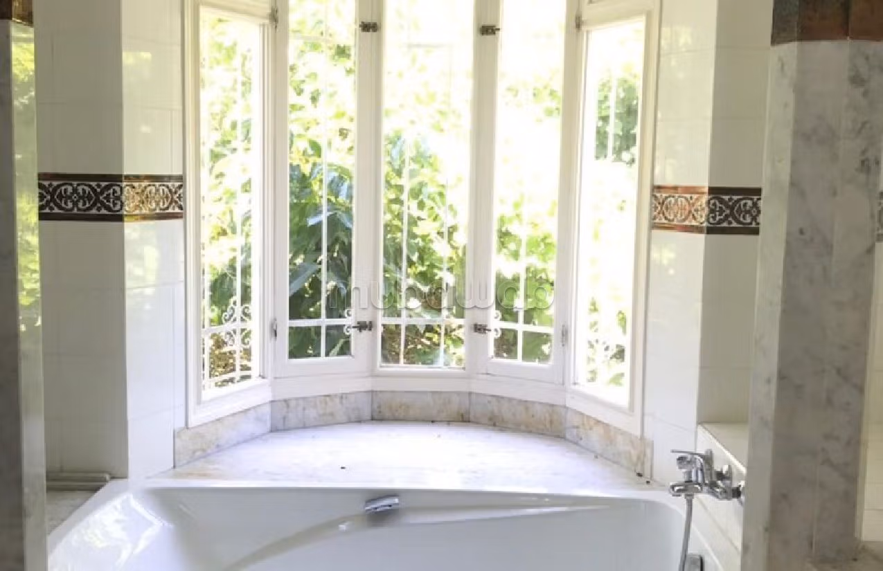 Magnifique villa a vendre a Tanger surface 2480 m²