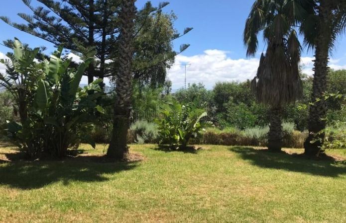 Magnifique villa a vendre a Tanger surface 2480 m²