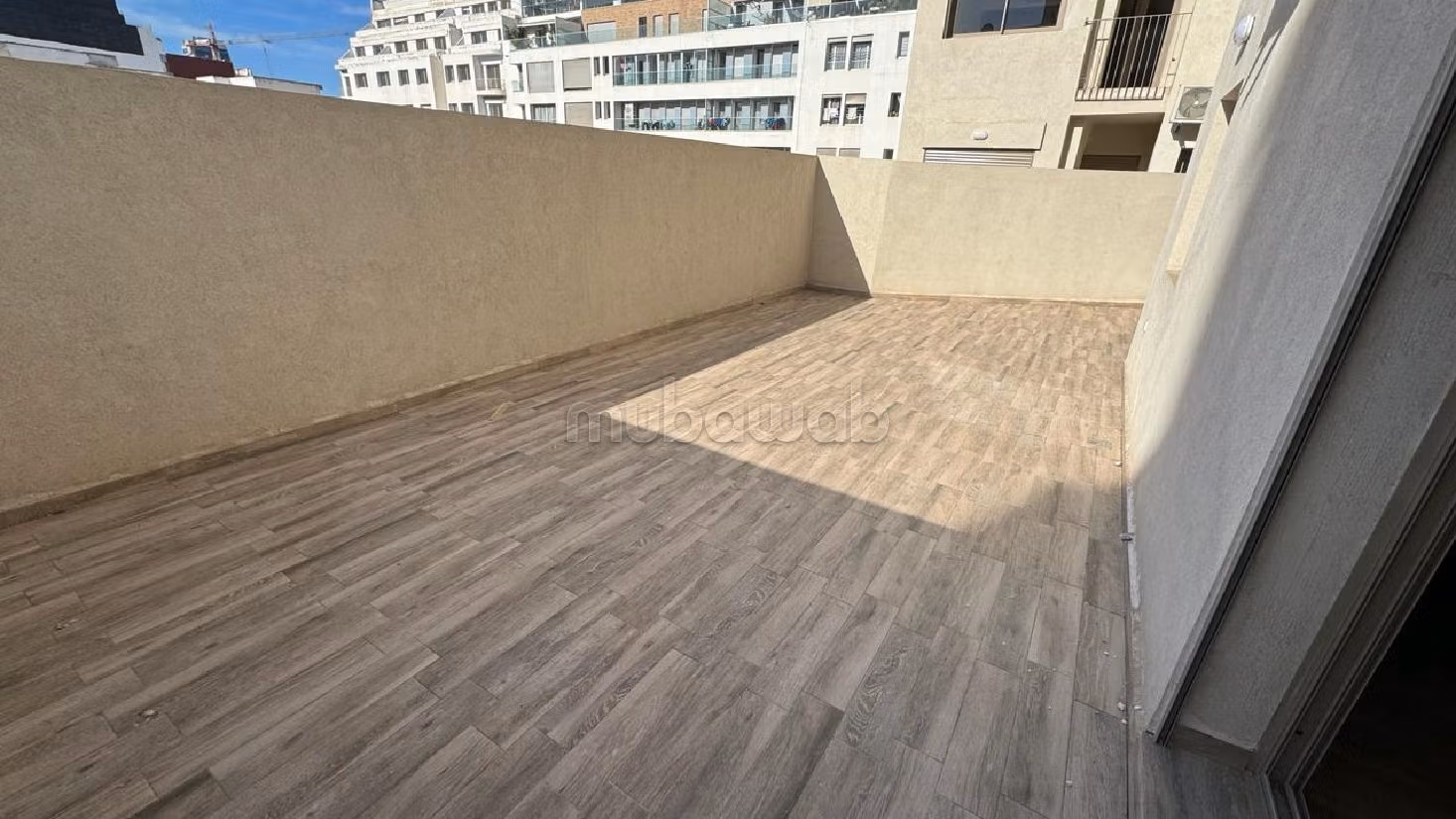 Superbe appartements et studios à vendre à Beauséjour vers CFC et AERIA MALL