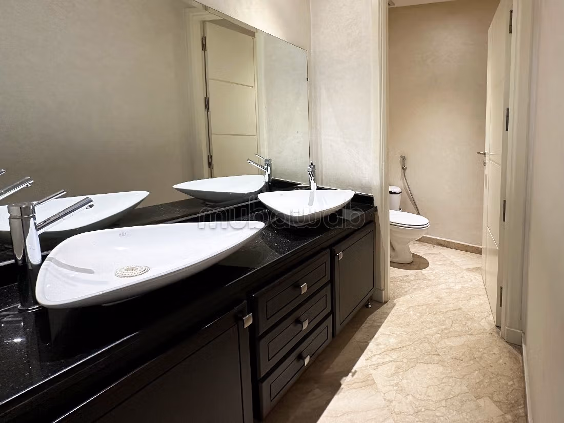 Appartementen kopen in Racine. 5 Ruimtes. Open haard en conciërge. 