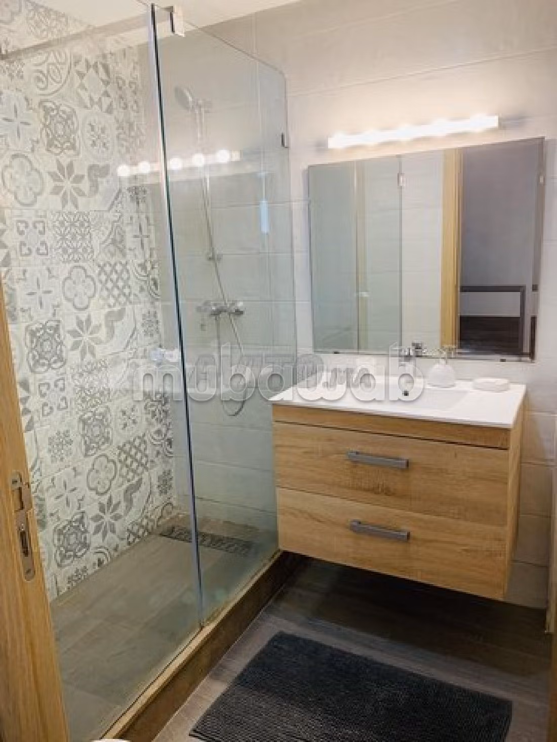 Apartments for rent in Quartier du Parc. Area of 90 m². Double glazing and reinforced door