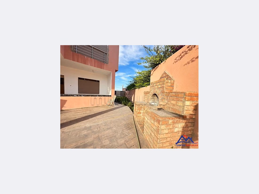 Villa de alto standing en venta en Route de l'Ourika. Superficie de 830 m². Espacios verdes, Balcón