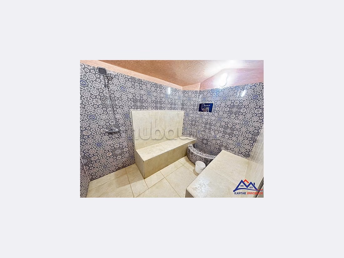 Villa de alto standing en venta en Route de l'Ourika. Superficie de 830 m². Espacios verdes, Balcón