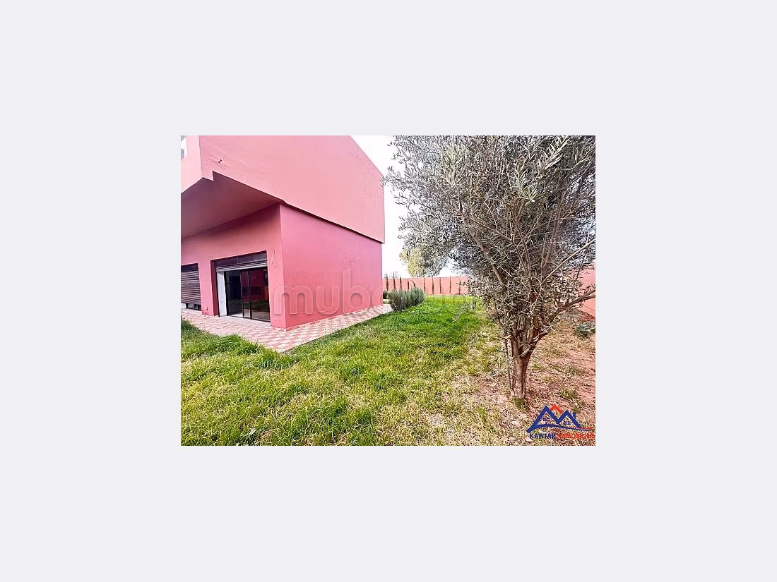 Suntuosa villa en venta en Route de l'Ourika. 3 dormitorios. Jardineras