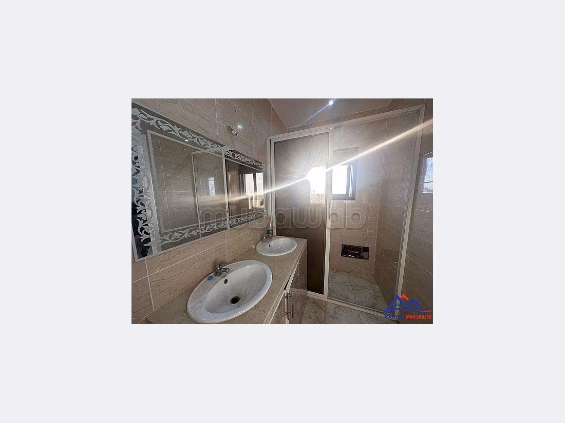 Suntuosa villa en venta en Route de l'Ourika. 3 dormitorios. Jardineras