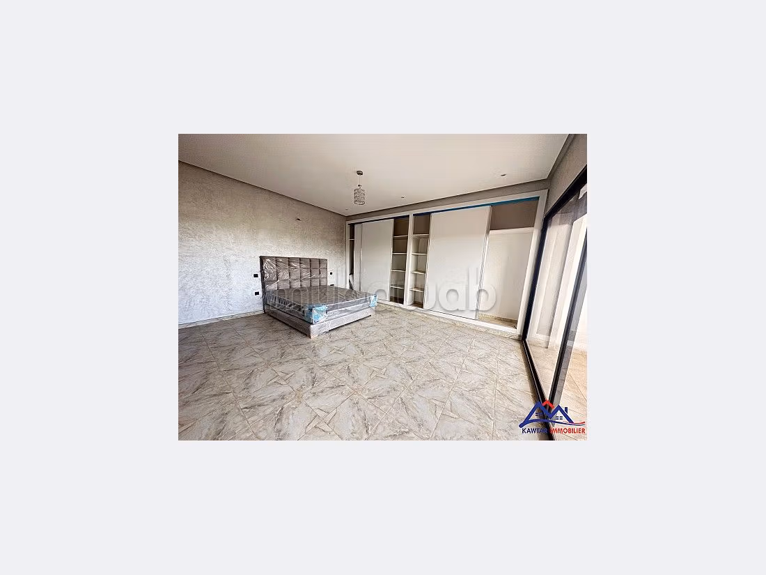 Suntuosa villa en venta en Route de l'Ourika. 3 dormitorios. Jardineras