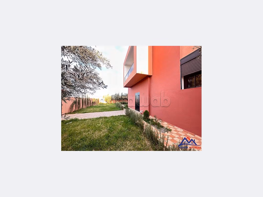 Suntuosa villa en venta en Route de l'Ourika. 3 dormitorios. Jardineras