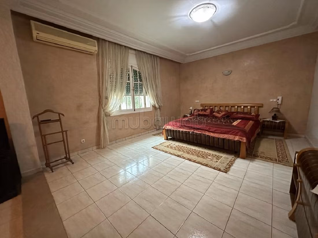 Kopen: villa's en luxe woningen in Sidi Maarouf. Totale oppervlakte 714 m². Veel comfort met airconditioning en open haard