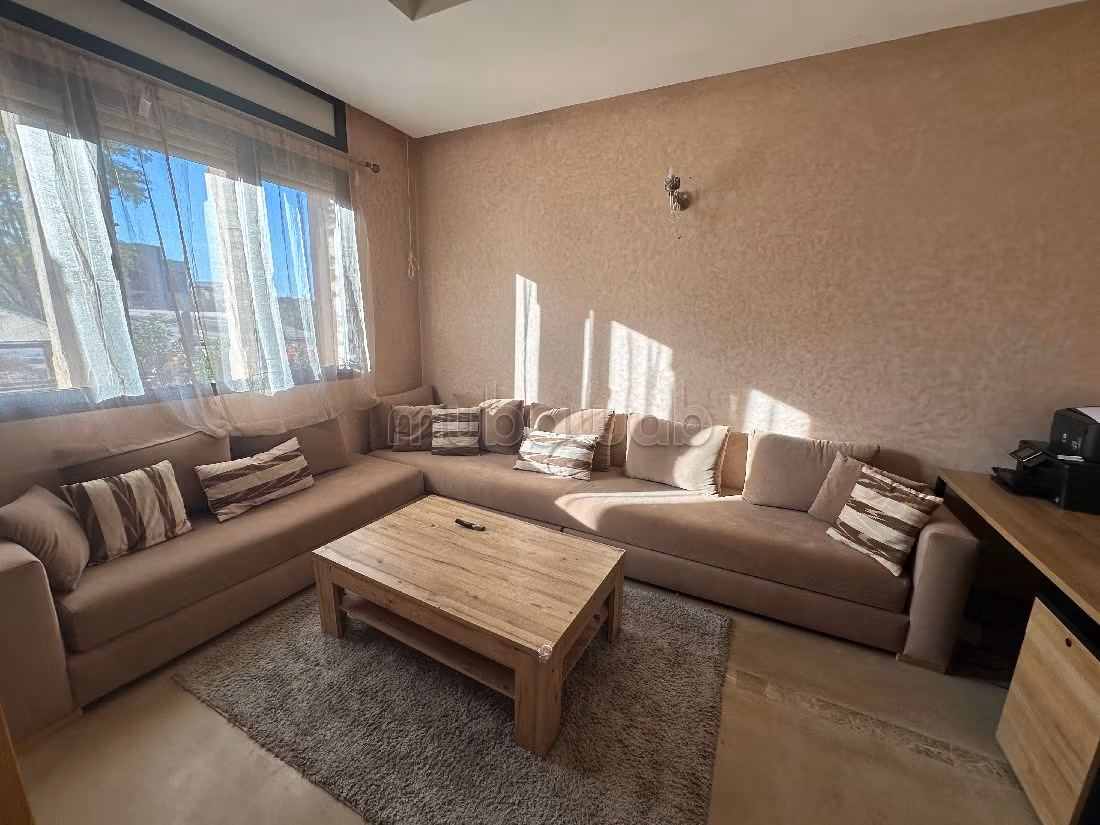 فيلا فخمة للبيع بطريق اوريكا. 4 قطع رائعة. بيئة هادئة مع إطلالة على الجبل ، باب آمن.