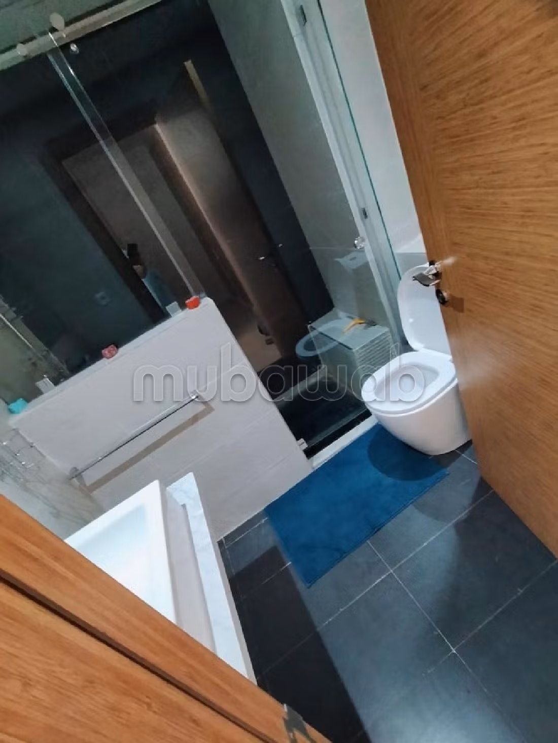 Piso en venta en Hay Mohammadi. Área total 104 m². Jardín privado, sin ascensor. 