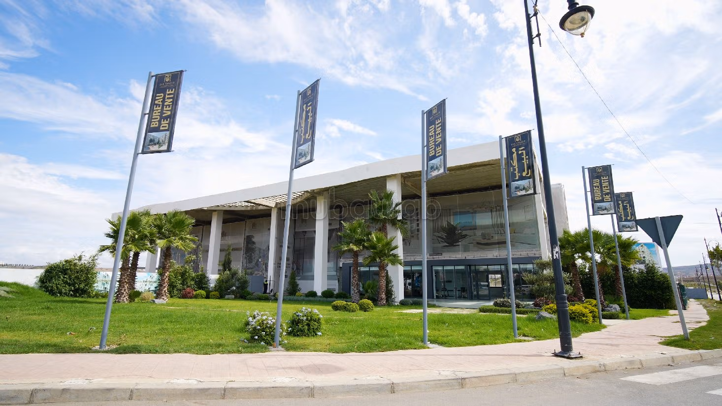 بيع شقة ب بوخالف. المساحة الكلية 100 م². 