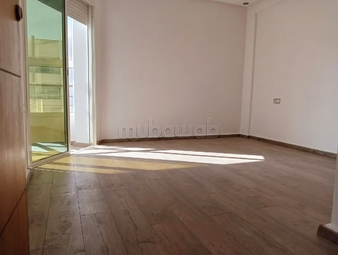 Apartment for sale in Aviation - Mabella. Large area 146 m². Lift and parking. 