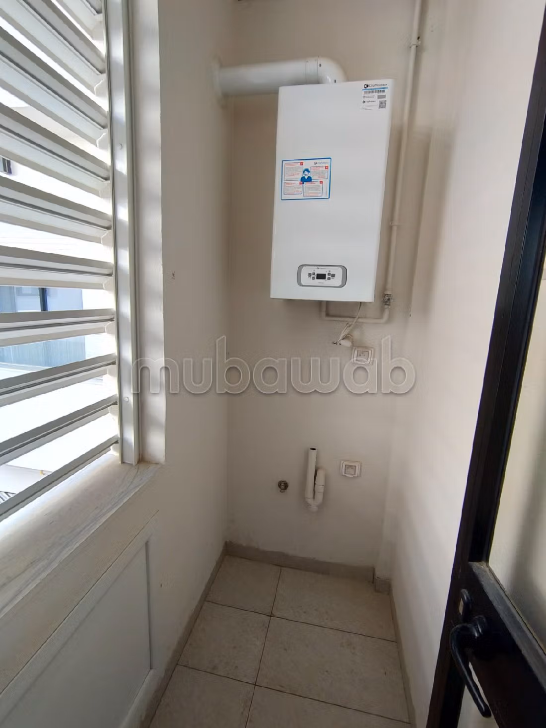 Apartment for sale in La Soukra. Area of 120 m². caretaker available, air conditioning system. 