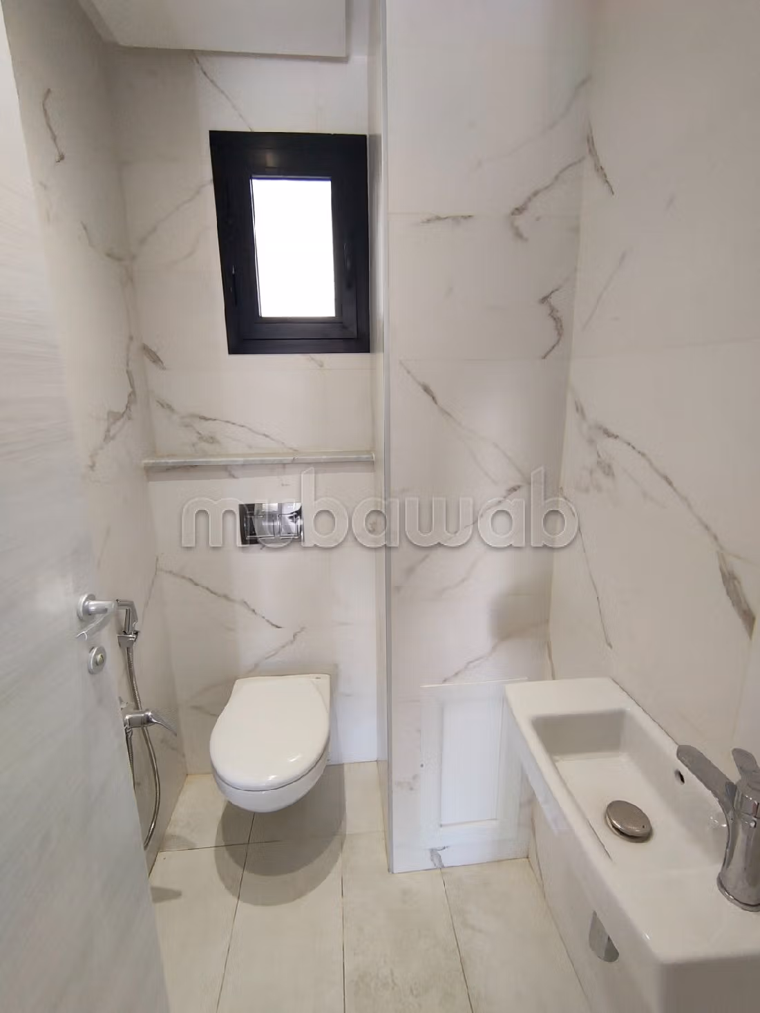Apartment for sale in La Soukra. Area of 120 m². caretaker available, air conditioning system. 