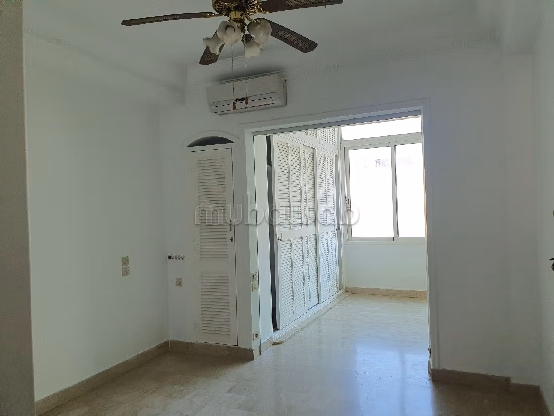 Vendita appartamento a Les princesses. Superficie 113 m². Ascensore e terrazzo