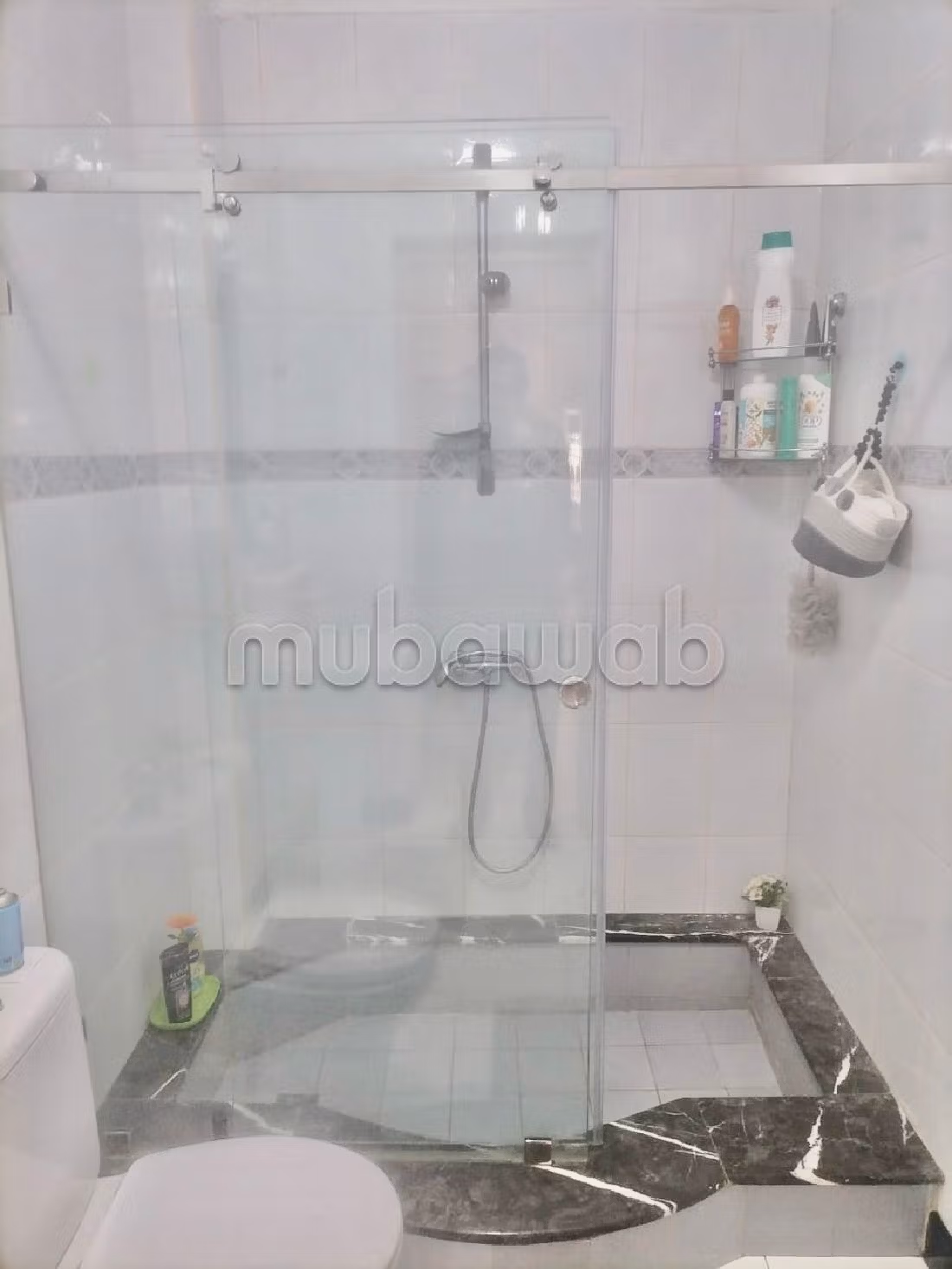 Splendida casa in vendita a Hay Idari. 9 camere da letto. Porta blindata, antenna parabolica.