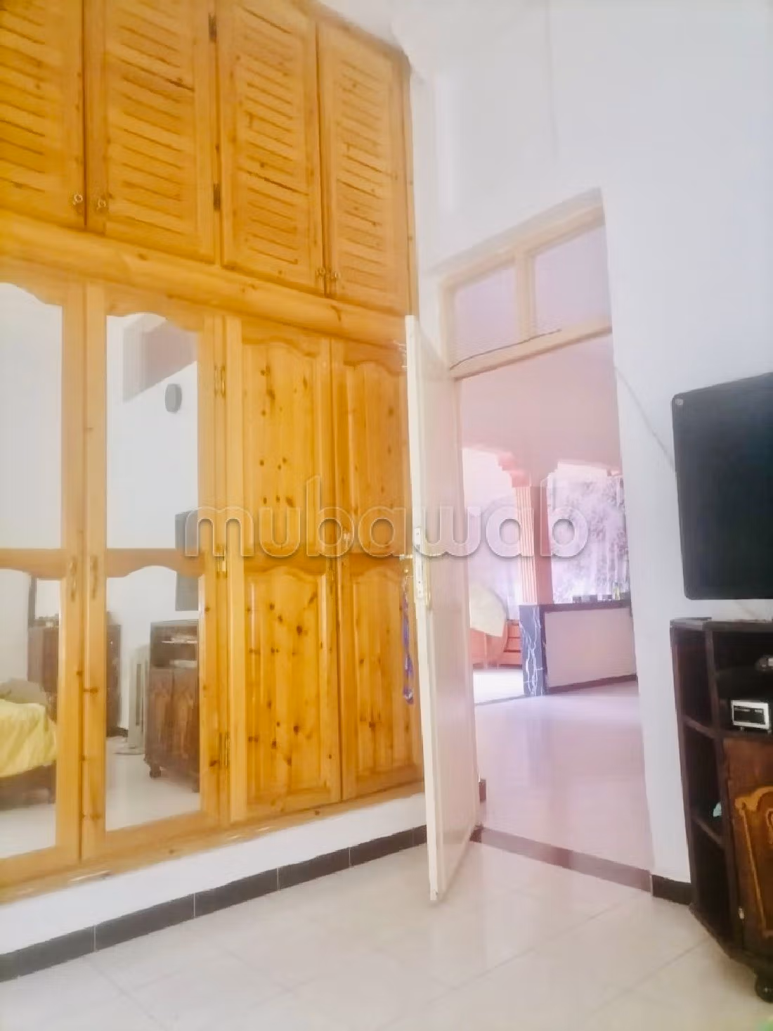 Splendida casa in vendita a Hay Idari. 9 camere da letto. Porta blindata, antenna parabolica.