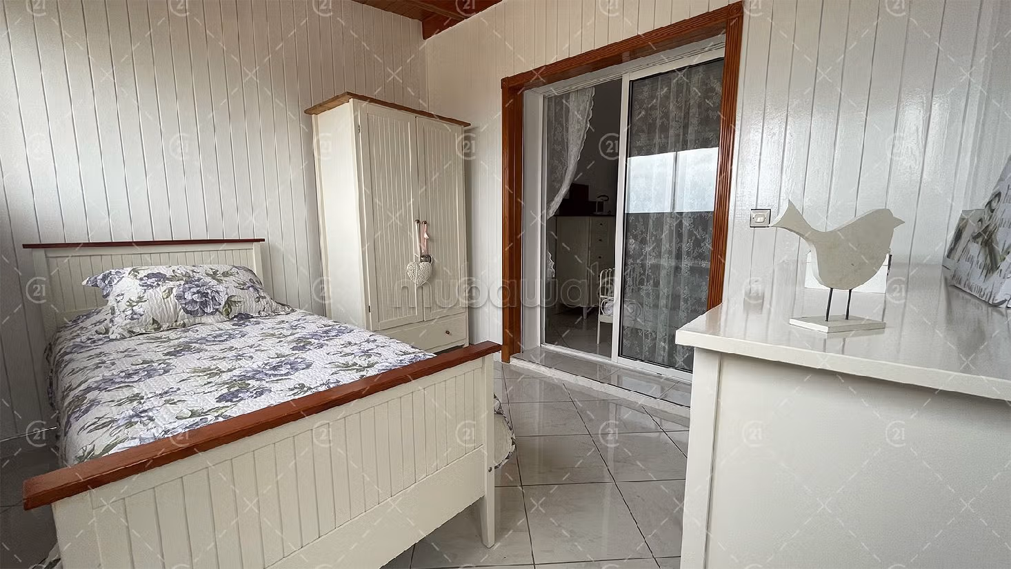 Apartment for sale in Hay Hassani. Small area 160 m². Fully furnished. 