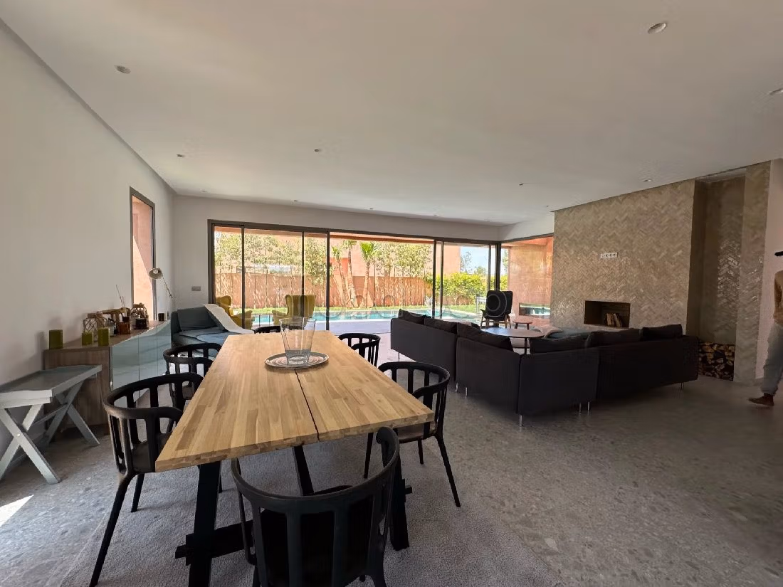 High quality villa for sale in Route de l'Ourika. Small area 400 m². Exceptional mountain view, Soundproofing