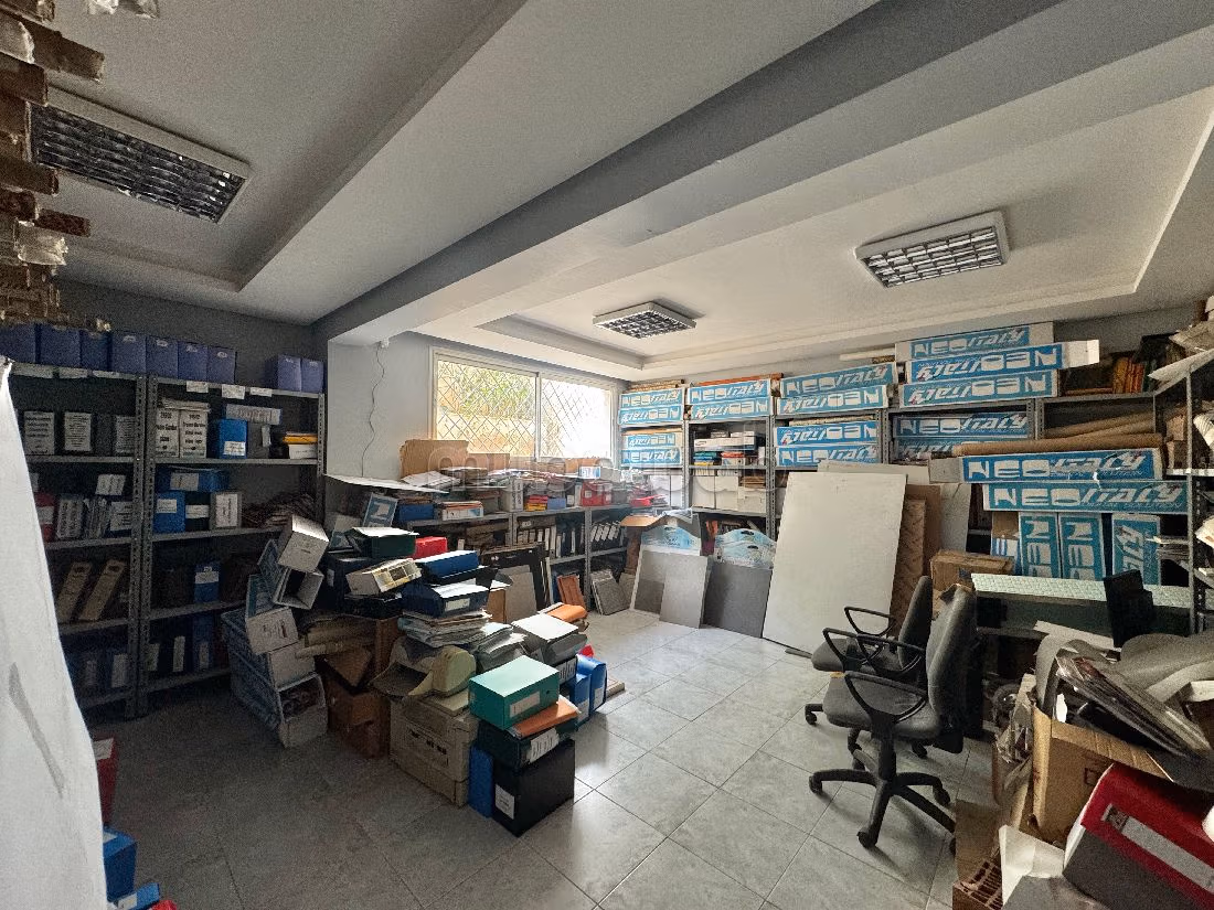 Oficinas en alquiler en Racine. Area 550 m². Doble acristalamiento, aire condicionado central.