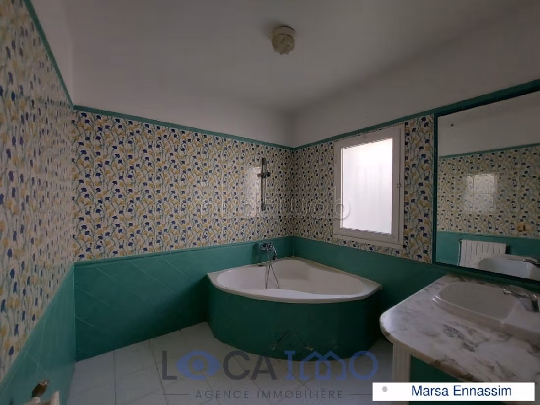 A louer une villa en S4 avec piscine à la Marsa