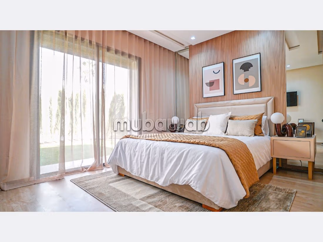 شقة رائعة للبيع ب المنطقة السياحية. المساحة الإجمالية 101 م². أماكن لوقوف السيارات وحديقة جميلة