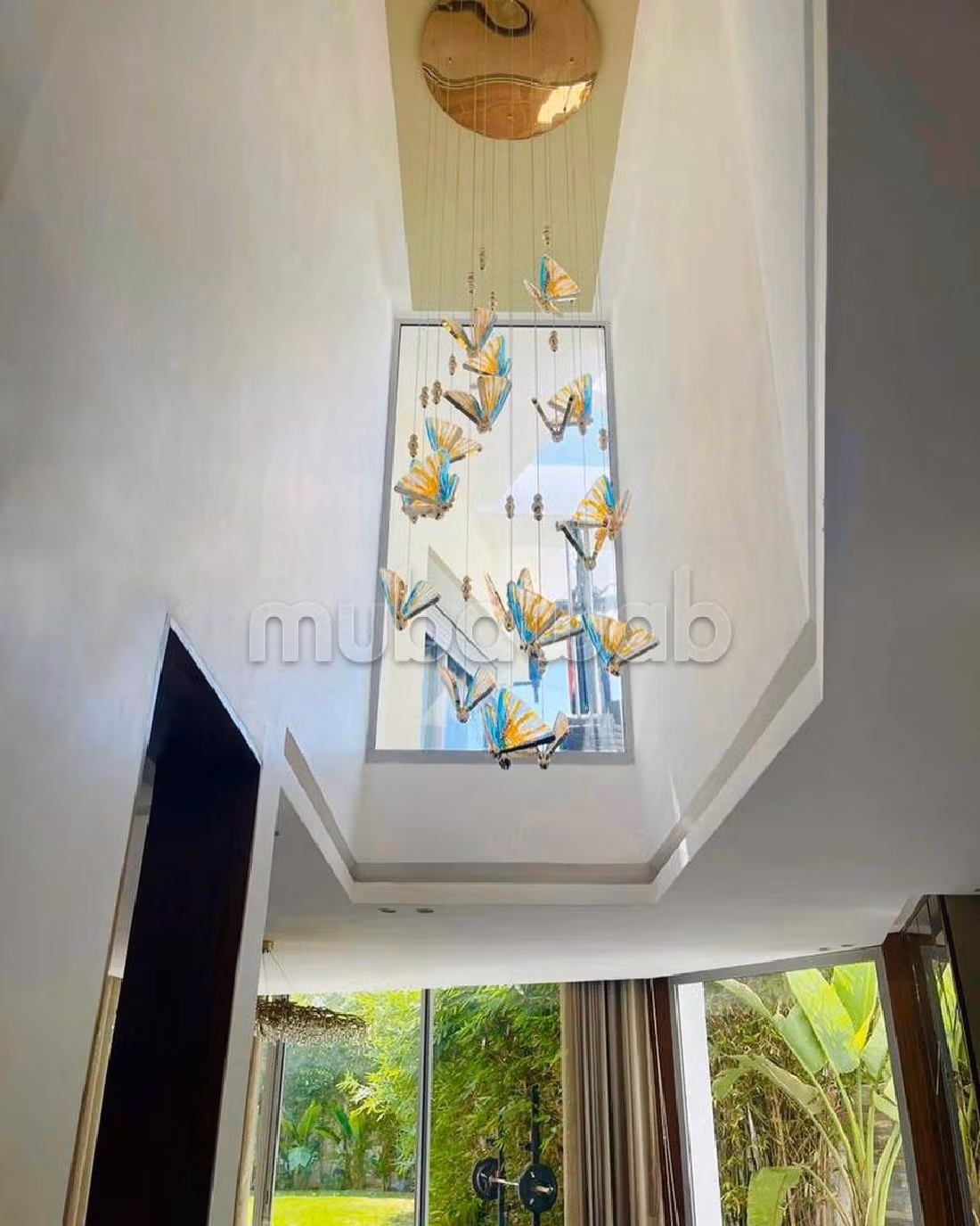 suntuosa casa en venta. Area 300 m². Jardín privado, trastero. 