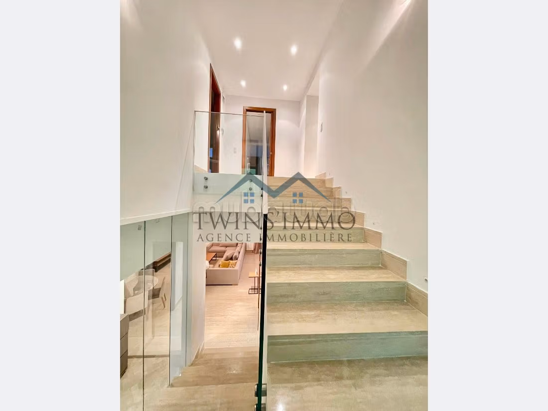 Beautiful house for rent in Les Berges Du Lac 2. Large area 240 m². Reinforced door and central heating