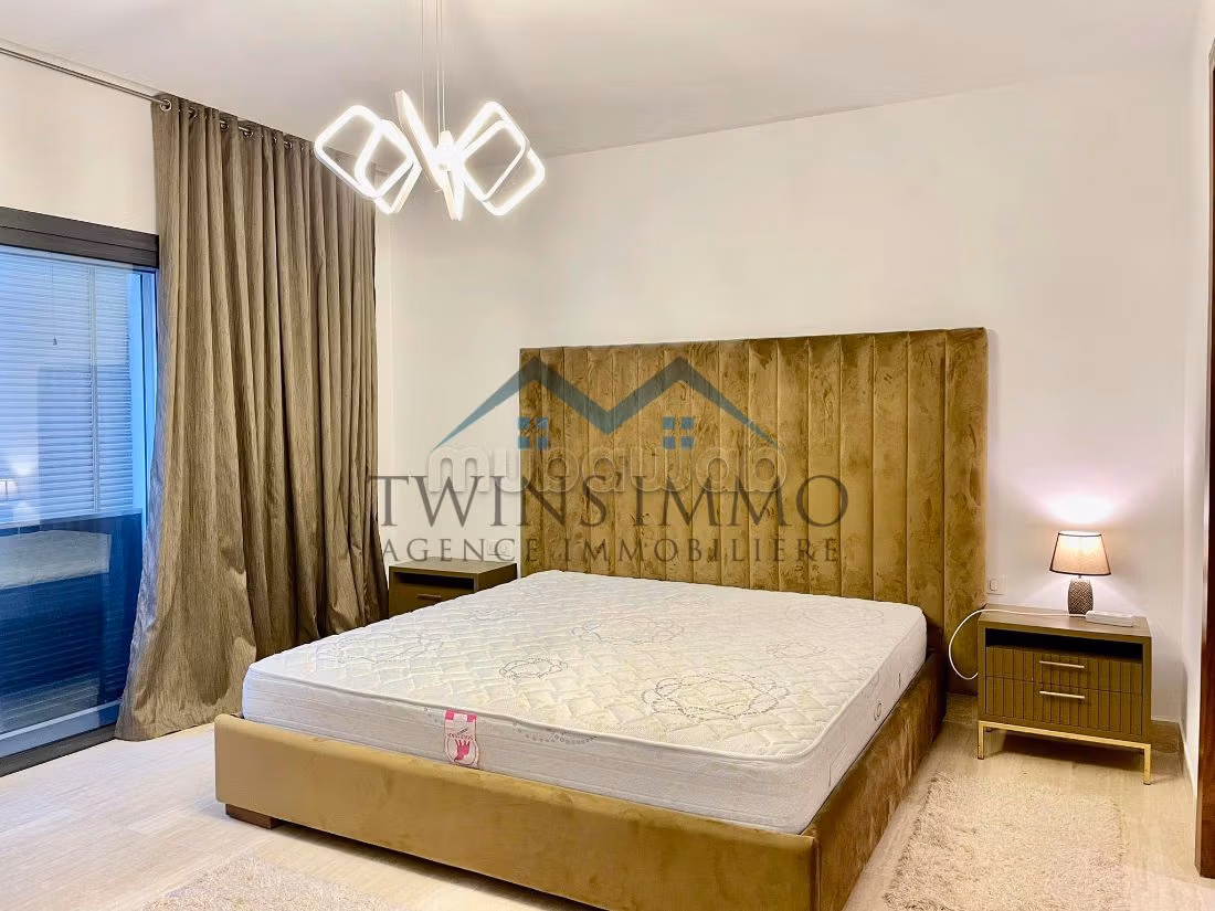 Beautiful house for rent in Les Berges Du Lac 2. Large area 240 m². Reinforced door and central heating