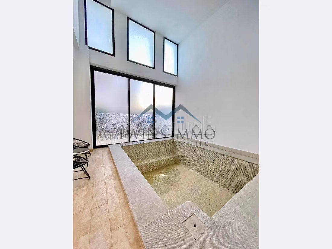 Beautiful house for rent in Les Berges Du Lac 2. Large area 240 m². Reinforced door and central heating
