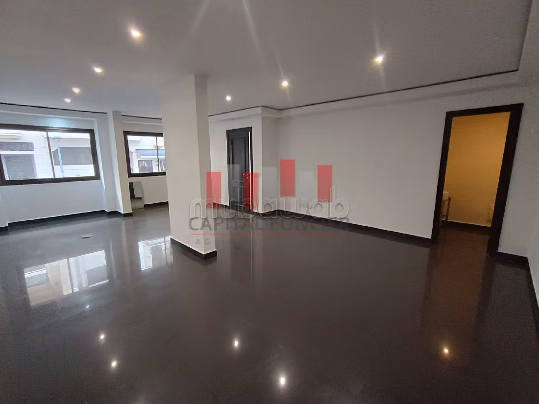 Magnifique bureau de 50m2 à la location Racine Rez de chaussée