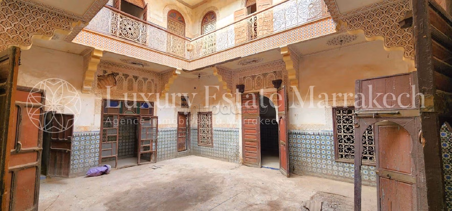 Encuentra el riad de tus sueños en Zaouiat Lahdar. 42 habitaciones. Terraza y ascensor