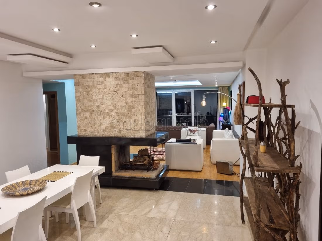 Sell apartment in Tanger City Center. 3 large rooms. Well decorated. 