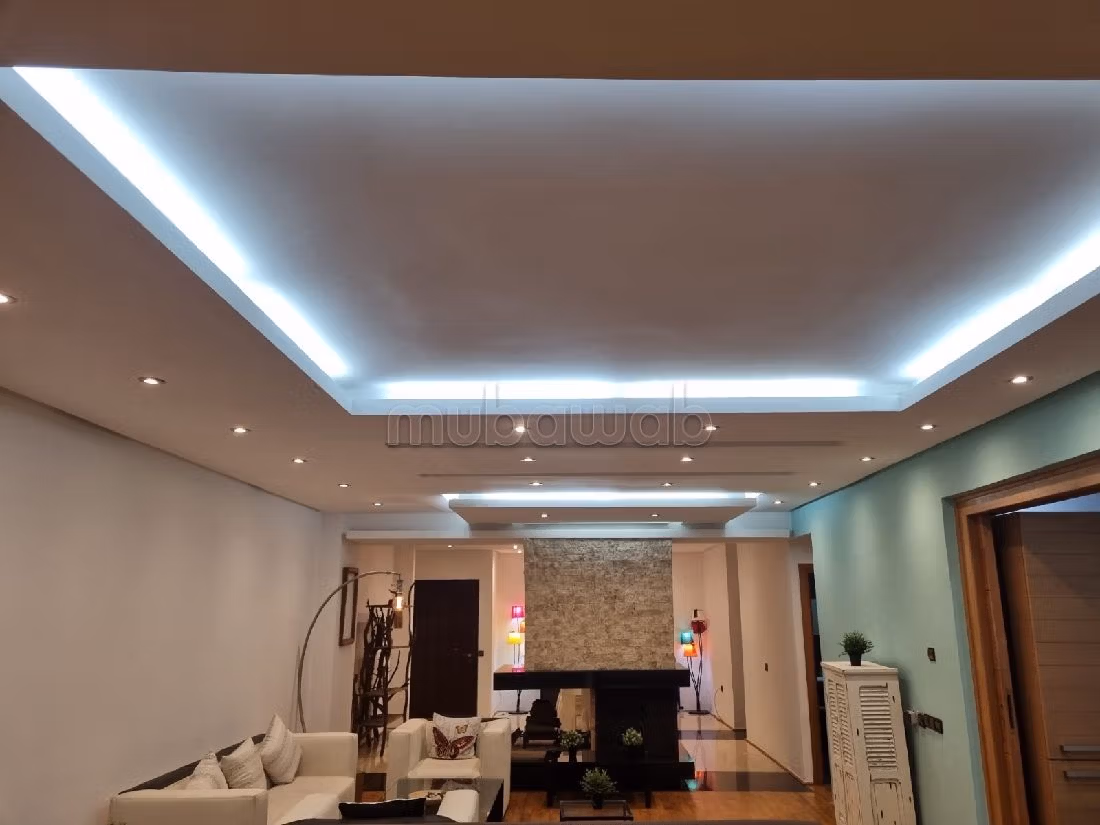 Sell apartment in Tanger City Center. 3 large rooms. Well decorated. 