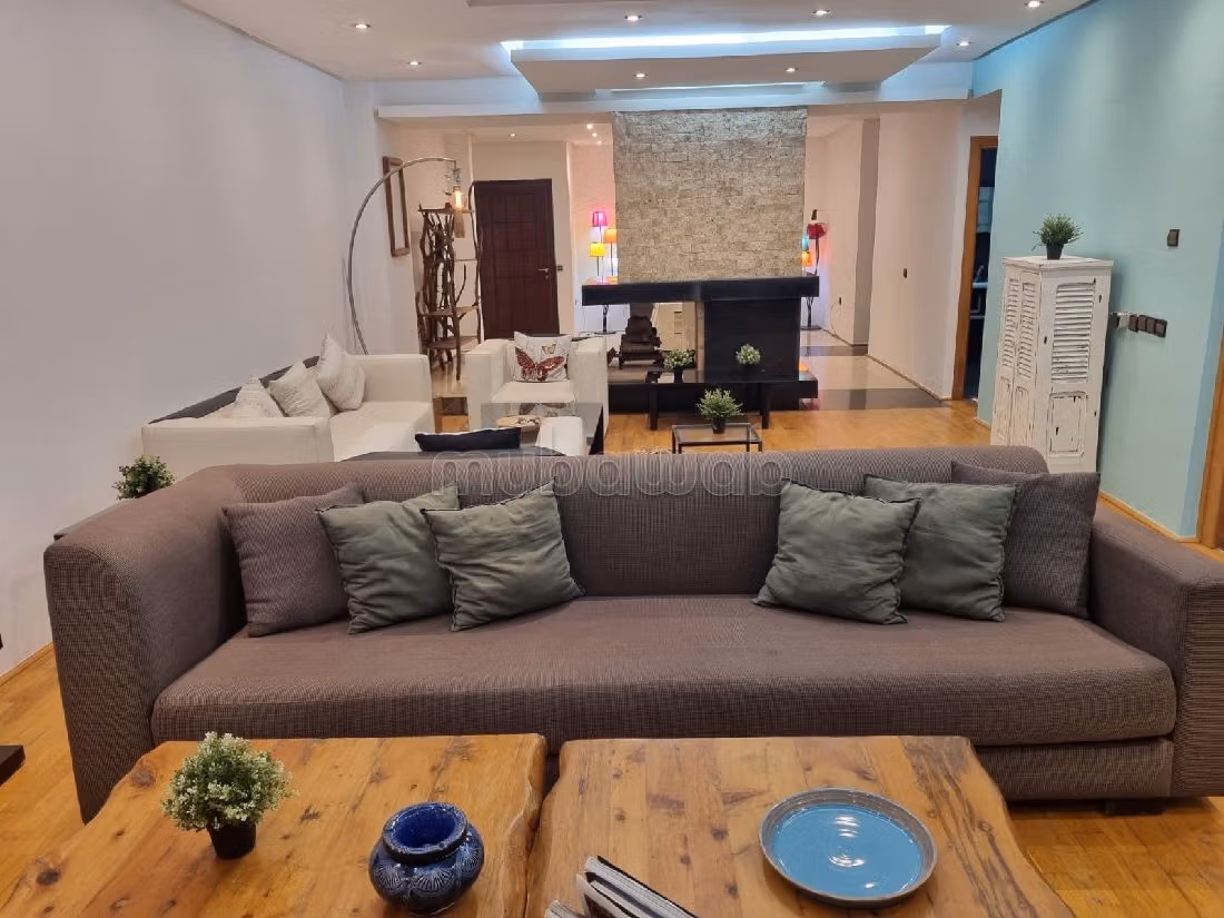 Sell apartment in Tanger City Center. 3 large rooms. Well decorated. 