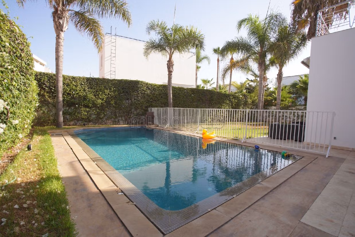 Eccezionale residenza di lusso in vendita a Laymoune. 7 locali. Area verde